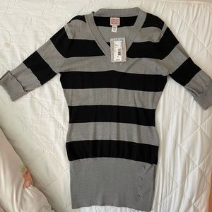 Lightweight Gray and Black V-Neck Sweater